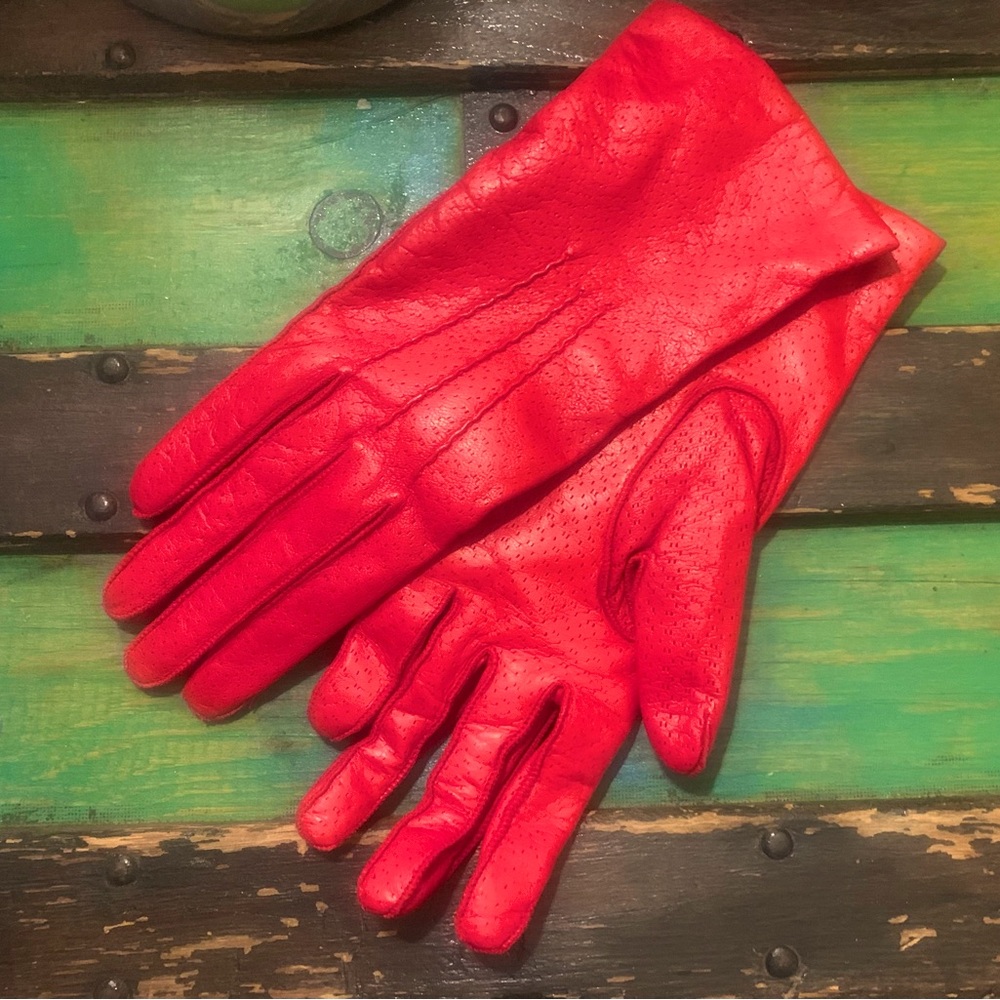 Vintage Red Lamb Leather Gloves Wool Interior Neiman Marcus. NWOT Size Small